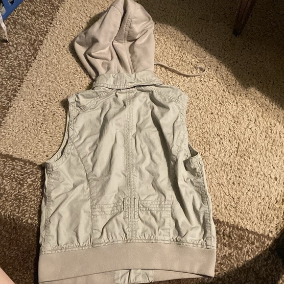 Esprit beige hooded button up sleeveless cargo utility vest. - Picture 5 of 10